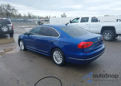 2016 Volkswagen Passat 1.8T Se z USA, uszkodzony, nr VIN 1VWBT7A32GC009922